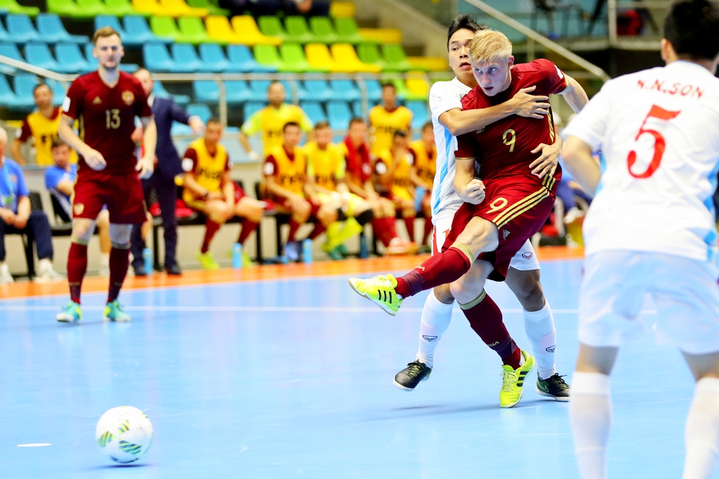 Сборная РФ по мини-футболу вышла в четвертьфинал чемпионата мира