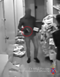 Неизвестный ограбил в Волгограде магазин на 200 тысяч рублей