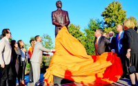 «Филадельфия» открыла памятник Эду Снайдеру