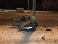 В Волгограде водитель иномарки погиб от удара в столб 