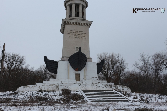 Истинное состояние маяка в Красноармейском районе волгоградцам показал лед. ФОТО
