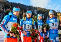 Российские биатлонисты выиграли золото в эстафете