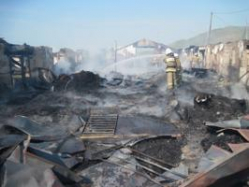 Волгоградец пострадал на пожаре, пытаясь потушить свой дом