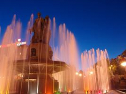 В Волгограде включили фонтаны