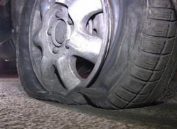 Волгоградские полицейские расстреляли колеса «ВАЗ-2105»
