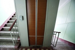 В 10 многоквартирных домах Волгограда пройдет замена лифтового оборудования