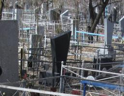 Волгоградская полиция разыскивает вандалов, разгромивших кладбище 