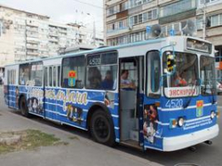 По Первой Продольной Волгограда ездит «поющий» троллейбус