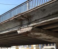 Волгоградский мост на Комсомольской пообещали начать ремонтировать уже «в этом строительном сезоне»