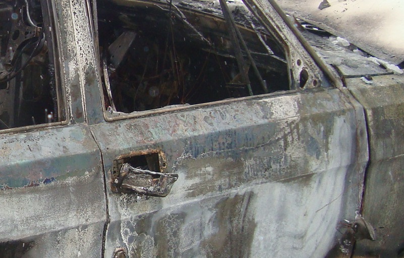 В Волгограде и Волжском за сутки сгорели Mercedes, «Волга» и «ВАЗ»-«Самара»: пострадал человек