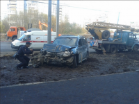 Пьяный водитель сбил троих подростков на остановке
