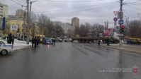 В Дзержинском районе иномарка сбила 19-летнюю девушку на переходе