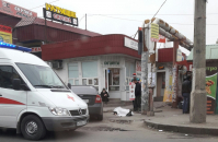 В Волгограде на остановке общественного транспорта умер мужчина