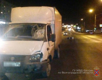 На юге Волгограда грузовик сбил насмерть 67-летнего пешехода