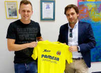 Денис Черышев подписал контракт с «Вильярреалом» до 2021 года