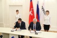 Андрей Бочаров и Вагит Алекперов заключили долгосрочное соглашение о сотрудничестве