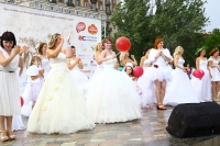 Большинство россиянок выходят замуж худенькими...