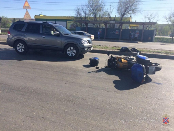 Волгоградские автомобилистки атакуют мотоциклистов