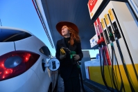 К лету цена на бензин может вырасти на 5 рулей
