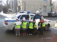 Законопослушных волгоградских автомобилистов поздравили с 23 февраля