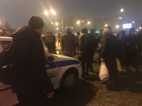 СКР проверяет обрушение строительных лесов у метро в Москве