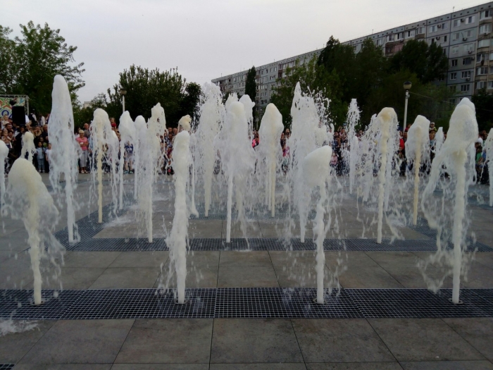 В Волгограде в парке в Дзержинском районе открыли новый фонтан. ФОТО