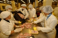 Росконтроль признал шесть марок куриного мяса опасными для россиян