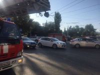 Четыре пожарных машины выехали на тушение дымящейся розетки в кафе Волгограда