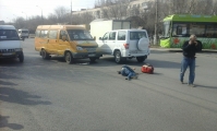 В Красноармейском районе Волгограда маршрутка сбила мужчину
