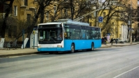 В Волгограде водитель «Нивы» спровоцировал тройное ДТП с троллейбусом 