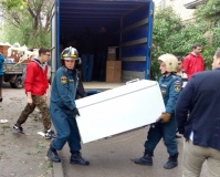 В Волгограде жильцы взорвавшегося дома вывозят вещи