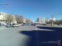 В центре Волгограда 23-летняя автоледи устроила ДТП