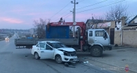 В Волгограде при столкновении грузовика и «Лады» пострадал 25-летний водитель