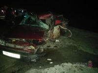  Под Волгоградом в лобовом столкновении поздно ночью погиб водитель