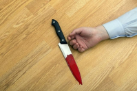 Житель Серафимовича вонзил нож в сердце неприятеля