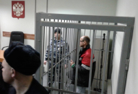 В России хотят запретить клетки в суде