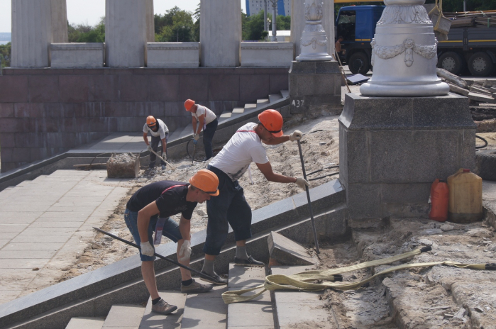 Опоры центральной лестницы на набережной Волгограда укрепят стекловолокном