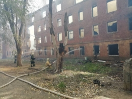 В Тракторозаводском районе сгорело старое общежитие