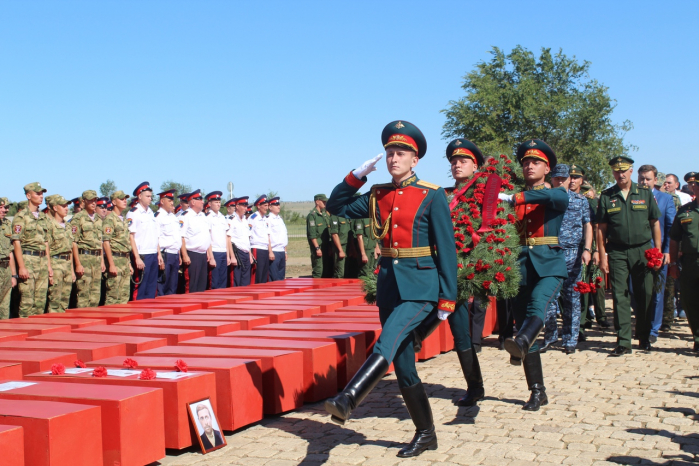 В Волгоградской области перезахоронили 11 бойцов бронекатера БК-31