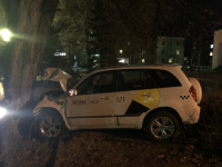 В Волжском случилось очередное ДТП с участием Яндекс.Такси