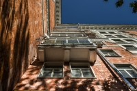 Волгоградская УК на жалобу жильцов посоветовала не пользоваться балконами