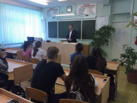 Депутат облДумы в Волгограде вместе со школьниками раскритиковали «Праздник» Красовского 