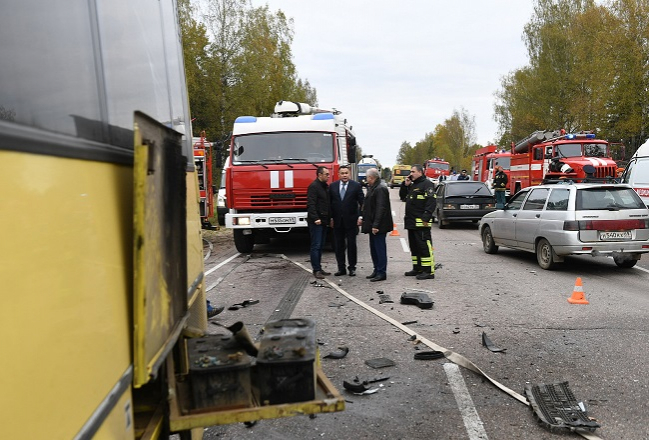 Под Тверью в аварии погибли 13 человек