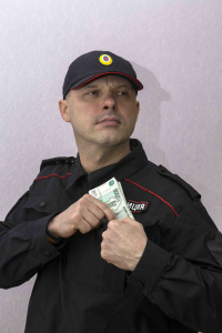 В Волгоградской области будут судить бывшего полицейского за мошенничество