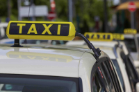 Жители Волгоградской области могут задать вопросы по поводу услуг такси в новогодние праздники