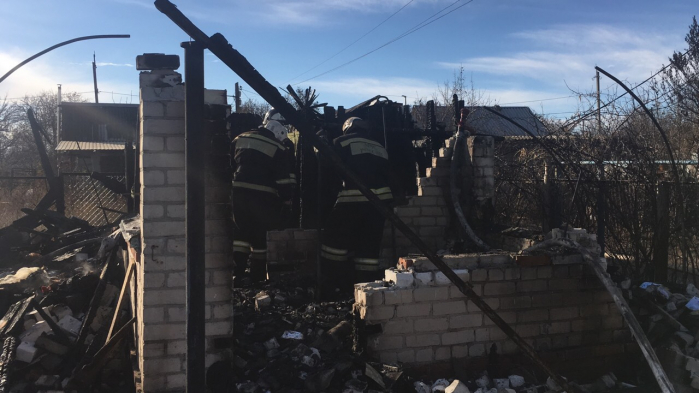 В Советском районе Волгограда в пожаре погибли мать с сыном