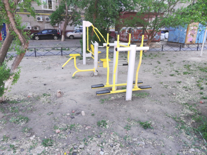 В центре Волгограда активисты не нашли ни одного полноценного двора