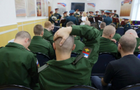 Военком в Волгограде за «отсрочку» от армии взял взятку в 85 тысяч рублей
