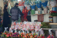 В Волжском будут выявлять нелегальных цветочных продавцов