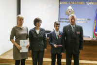 Мальчик из Волгограда, искавший лекарство для больной матери, получил медаль